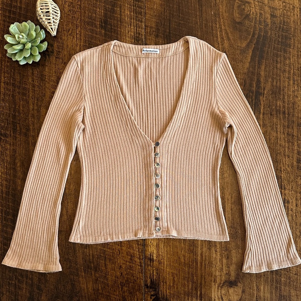 Reformation | Gellar Slim Fit Ribbed Button Front V-Neck Top, Size L